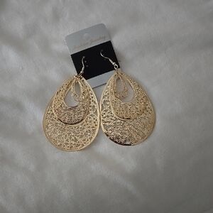 Elegant Gold Teardrop Earrings